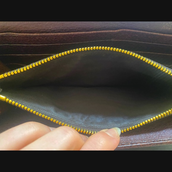 PRADA - Picture 9 of 16